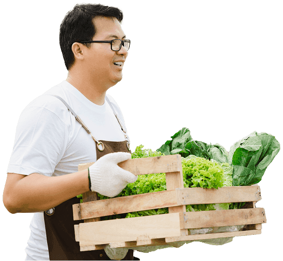 Nhân viên nông trường hỗ trợ người dân - Quỹ Tín Dụng Nhân Dân Duy Thanh